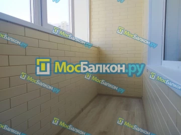 Отделка балконов и лоджий паркетом в Москве