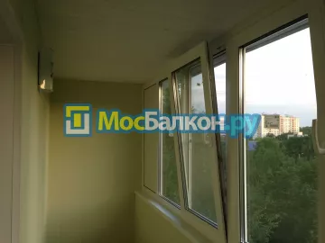 Отделка балкона и лоджии пластиковыми ПВХ панелями в Мытищах от компании МосБалкон