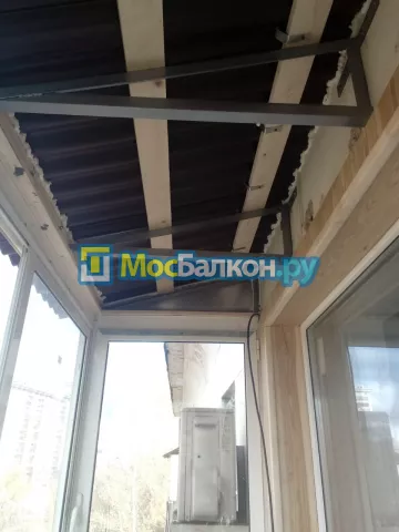 Крыша на балконе в Мытищах монтаж и ремонт по выгодной цене от МосБалкон