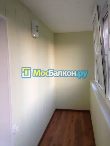 Отделка балкона и лоджии пластиковыми ПВХ панелями в Мытищах от компании МосБалкон
