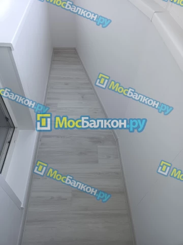 Отделка балкона и лоджии пластиковыми ПВХ панелями в Мытищах от компании МосБалкон