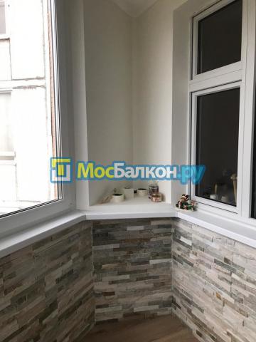 Отделка балкона камнем дом П-44Т