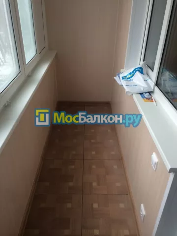 Отделка балкона и лоджии пластиковыми ПВХ панелями в Мытищах от компании МосБалкон